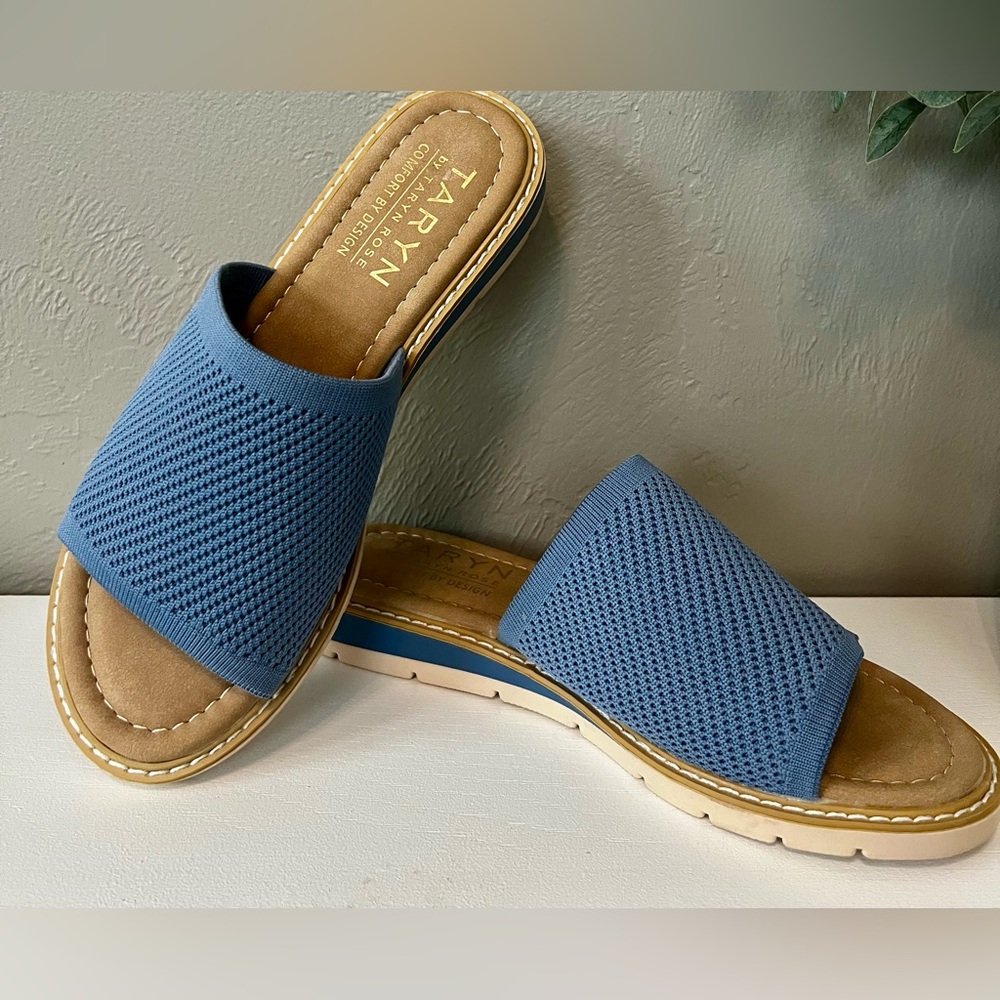 Taryn comfort by design Baby blue slides with small wedge
